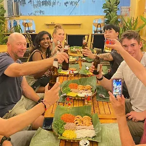 ホステル Saigon Authentic - Daily Walking Morning Tour, Fresh Daily Breakfast, Gym & Rooftop Billiard